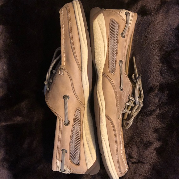 Women’s Sperry Boat Shoes - Picture 4 of 7